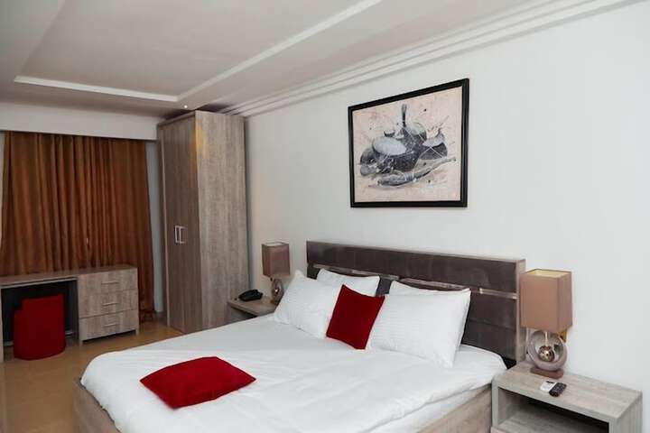 Room 9 of 63
