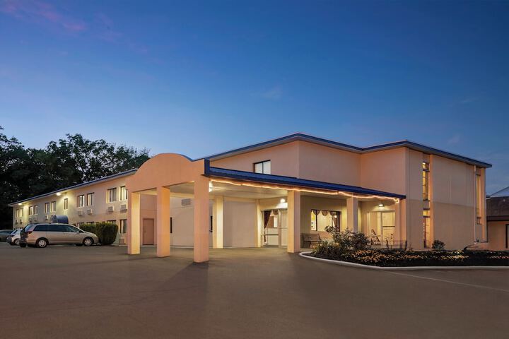 Hotel 10 of 11