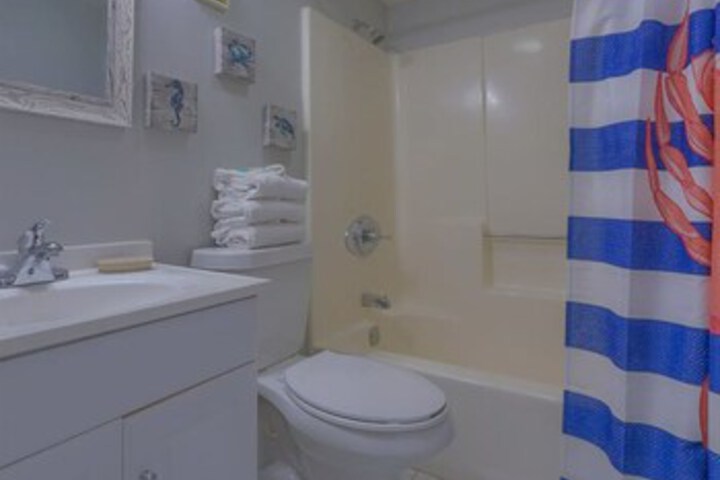 Room 28 of 152