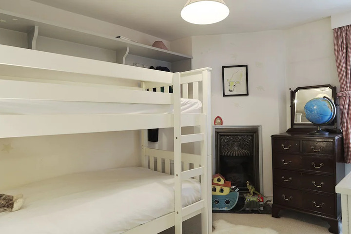 Room 1 of 4