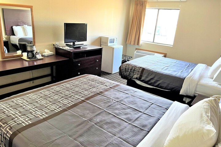 2 Queen Beds (3 of 6)