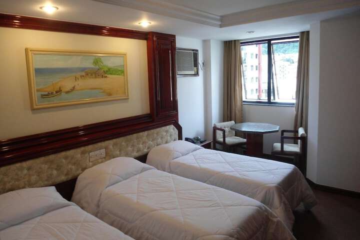 Room 14 of 27