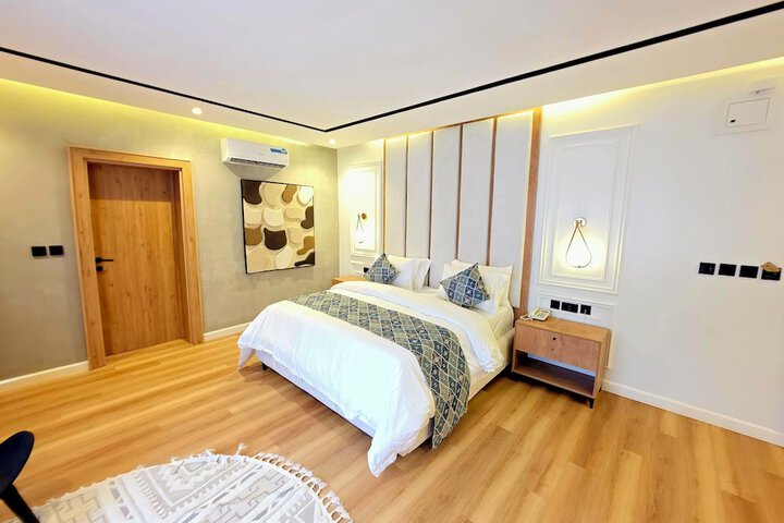 Room 40 of 72