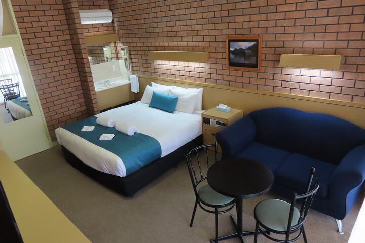 Room 7 of 67
