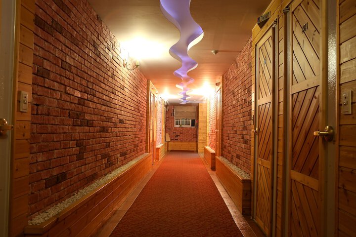 Ballroom/Hall 72 of 82