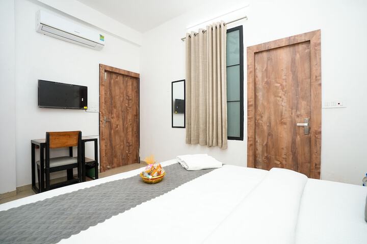 Room 14 of 52