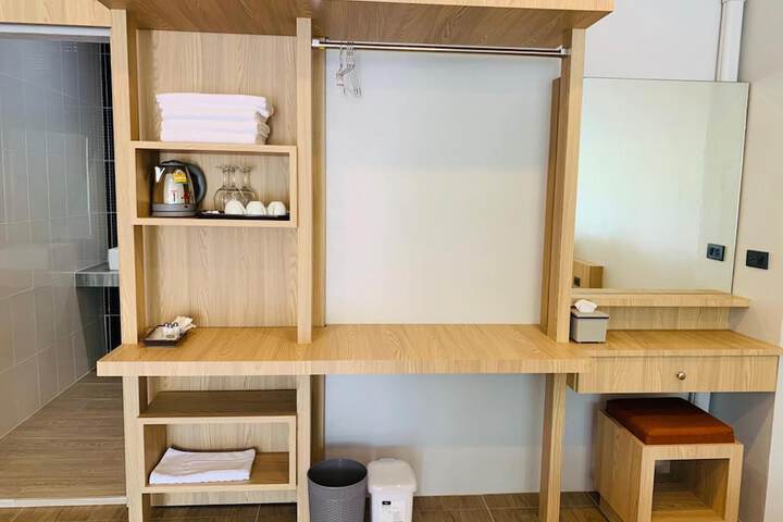 Room 8 of 43