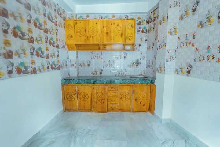 Room 16 of 40