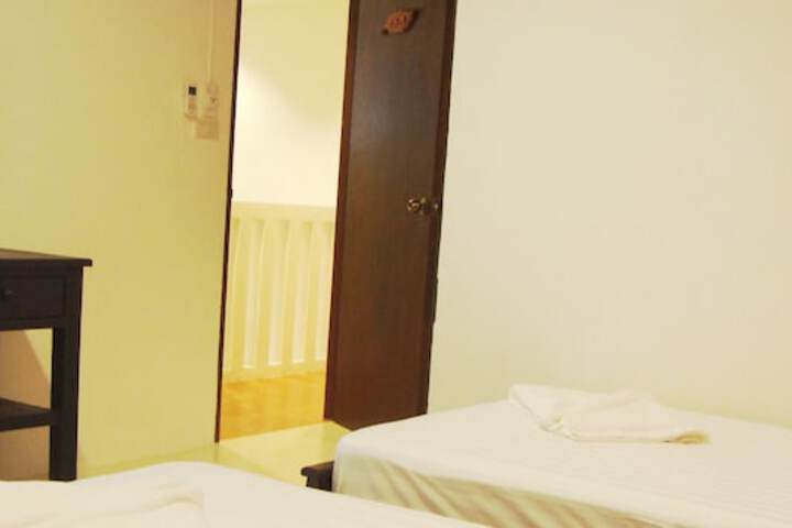 Room 19 of 28