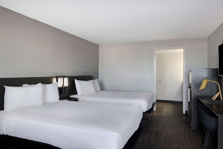 Standard Double Bed (4 of 10)
