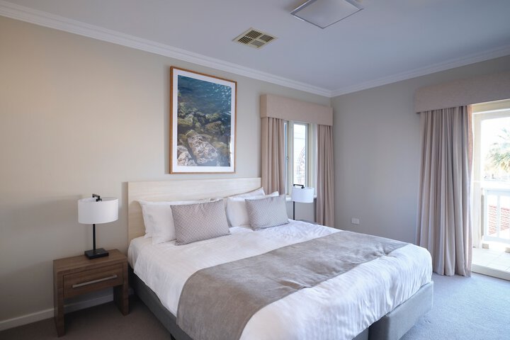 Room 9 of 27