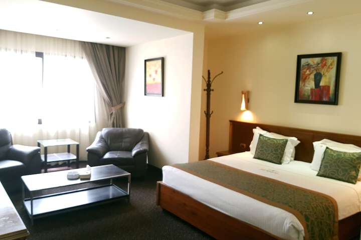 Room 14 of 64