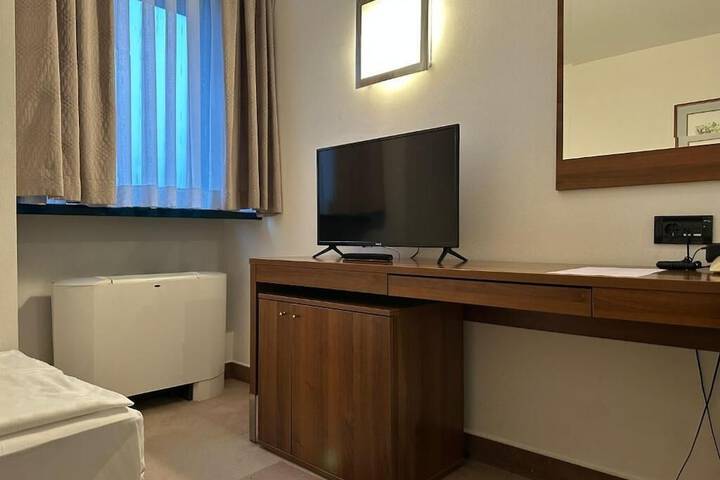 Room 22 of 57