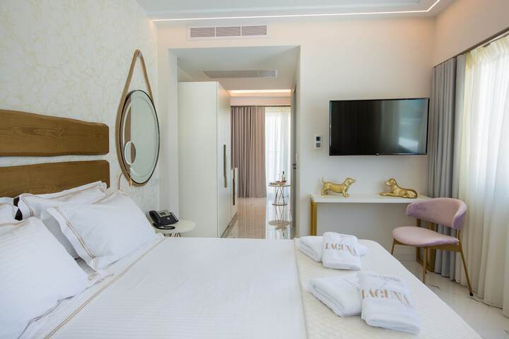 Room 15 of 49
