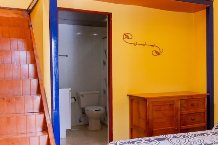 Room 33 of 50