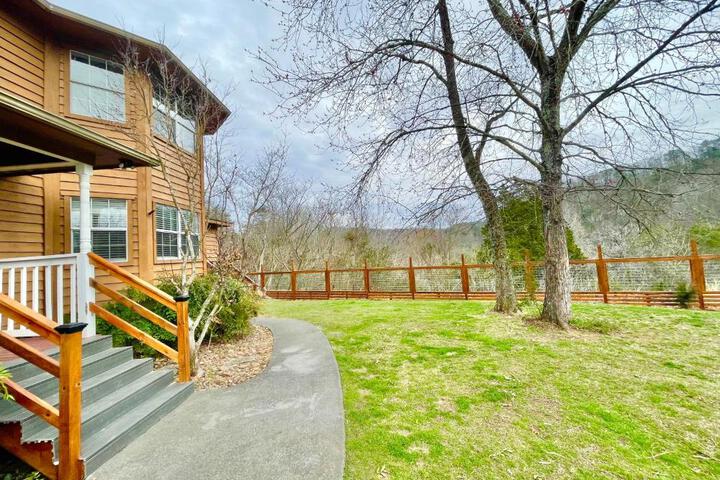 Photo of 5Bedrooms4KING BEDS*OUTSTANDING LOCATION*HotTub*