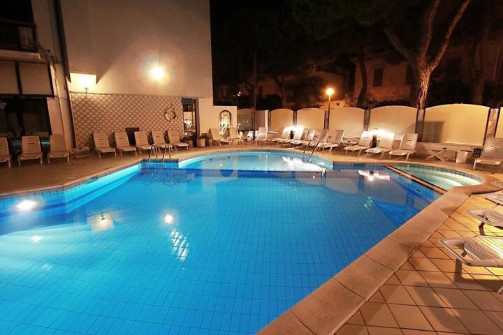 Pools & Facilities