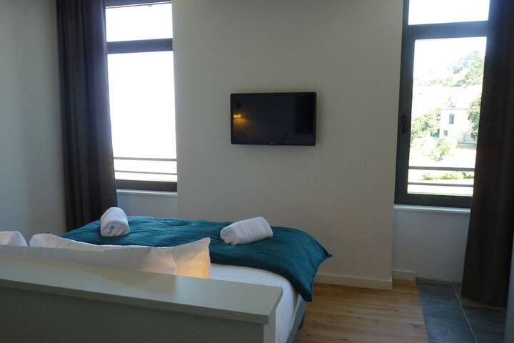Room 6 of 57