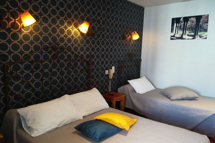 Room 13 of 42