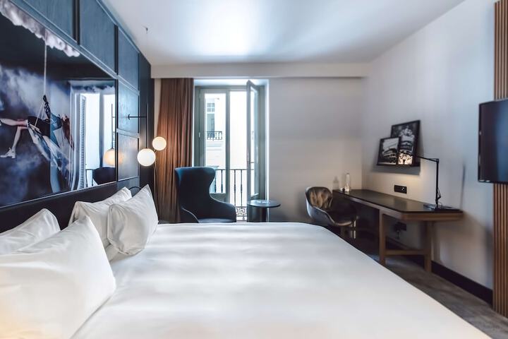 Room 13 of 81