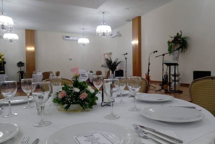 Ballroom/Hall 51 of 77