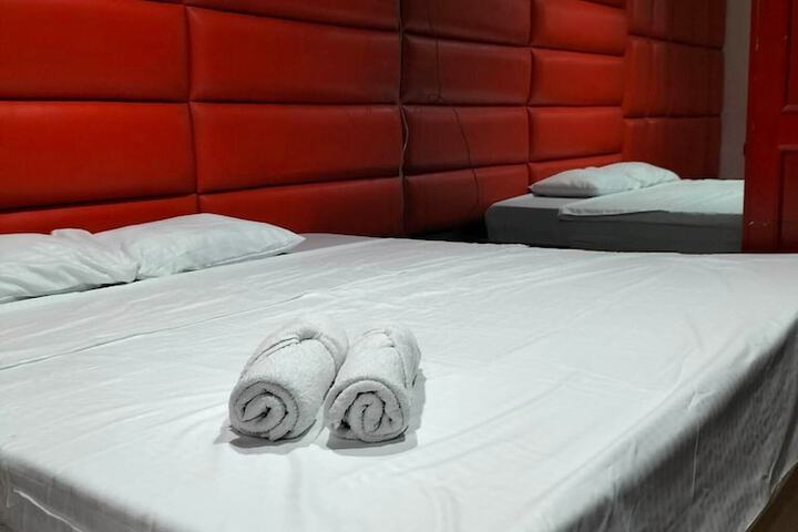Room 21 of 48