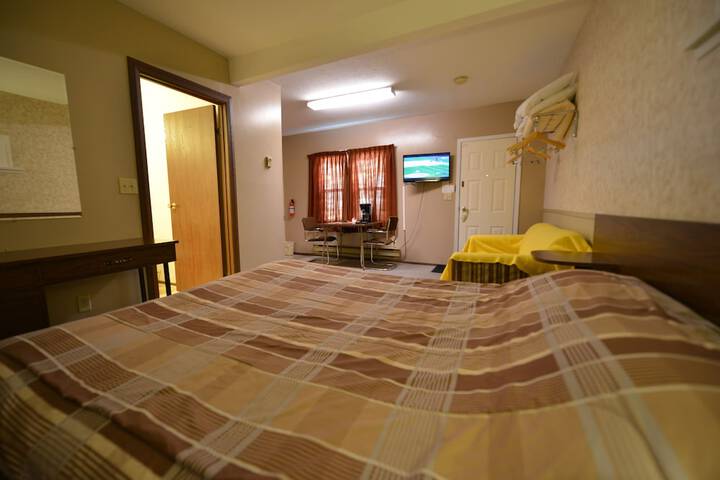 Room 13 of 39