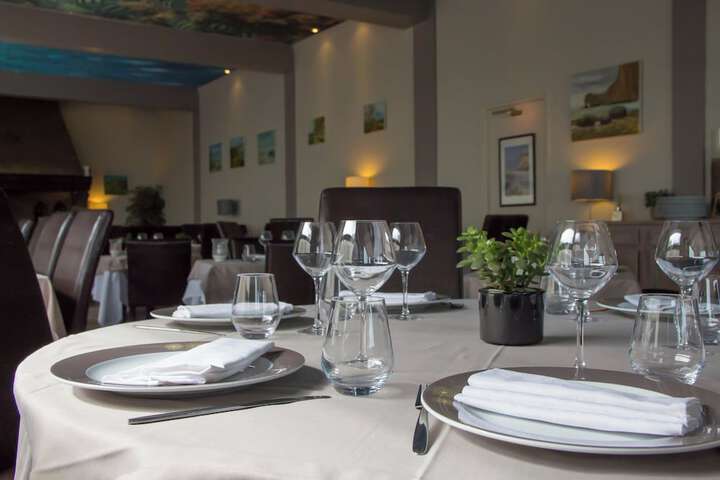 Dining 54 of 58