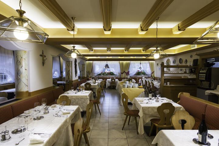 Dining 54 of 118
