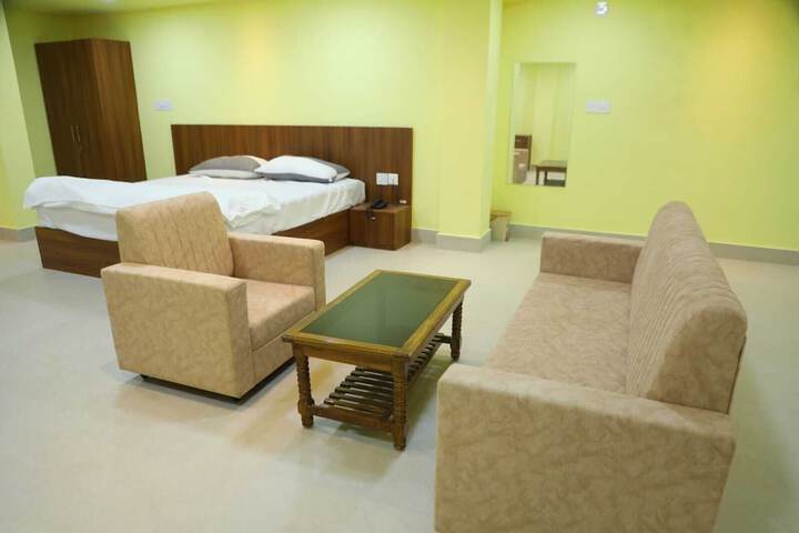 Room 17 of 27