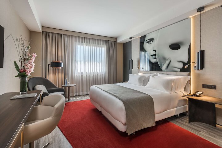 Room 9 of 70