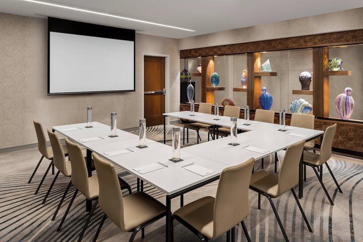 Meeting facility