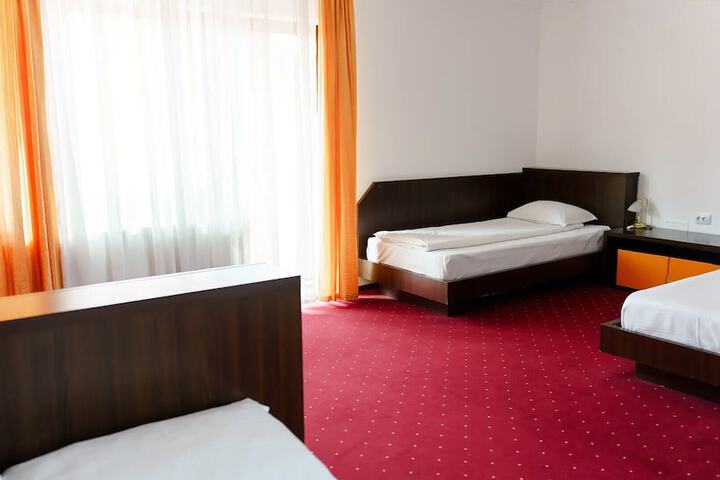 Room 62 of 191