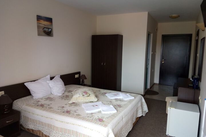 Room 10 of 48