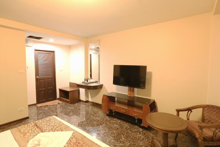 Room 19 of 35