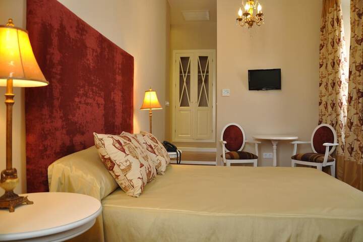 Room 8 of 36