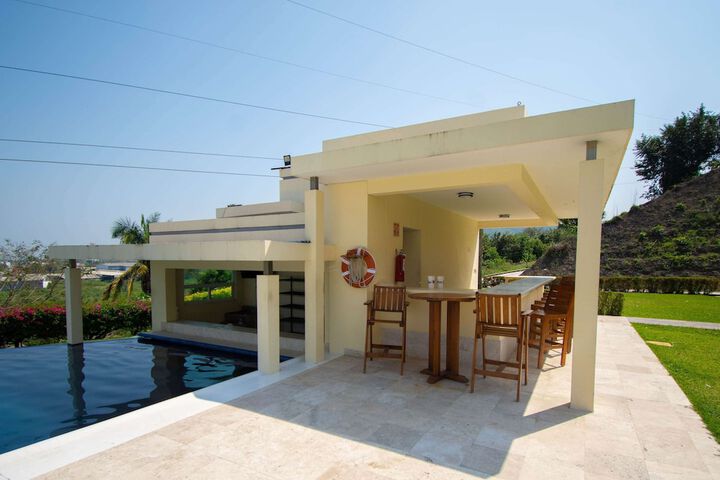Pools & Facilities
