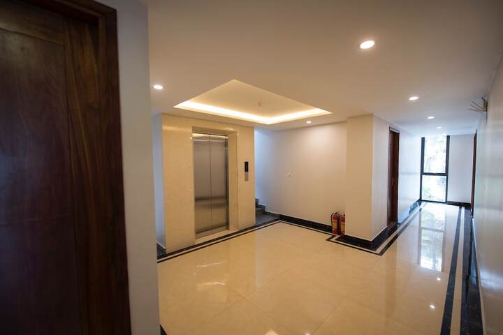 Ballroom/Hall 40 of 52