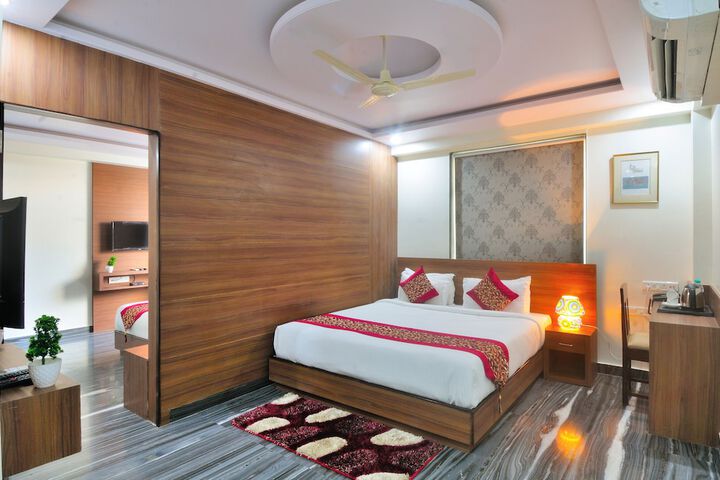 Room 16 of 36