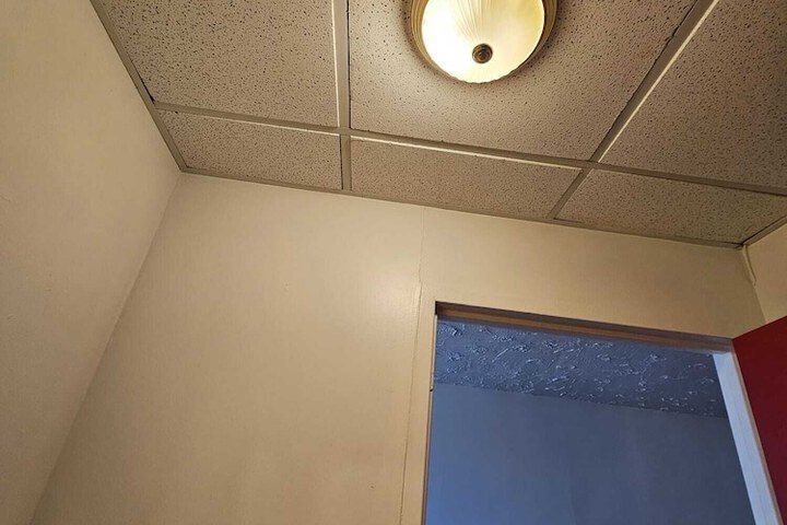 Room 13 of 20