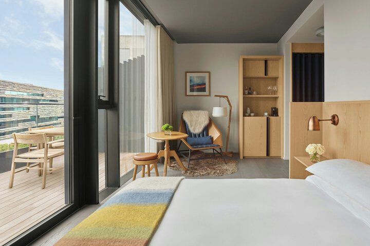 Room 25 of 96