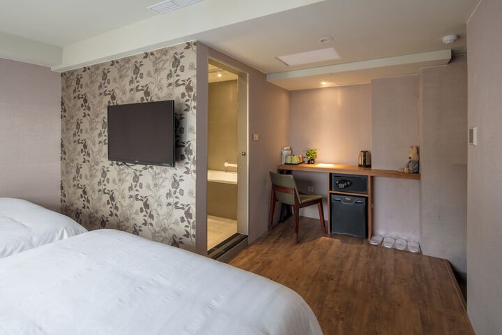 Room 28 of 55
