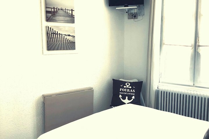 Room 10 of 17