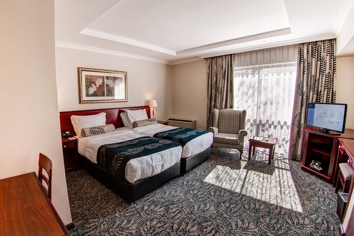 Room 3 of 20