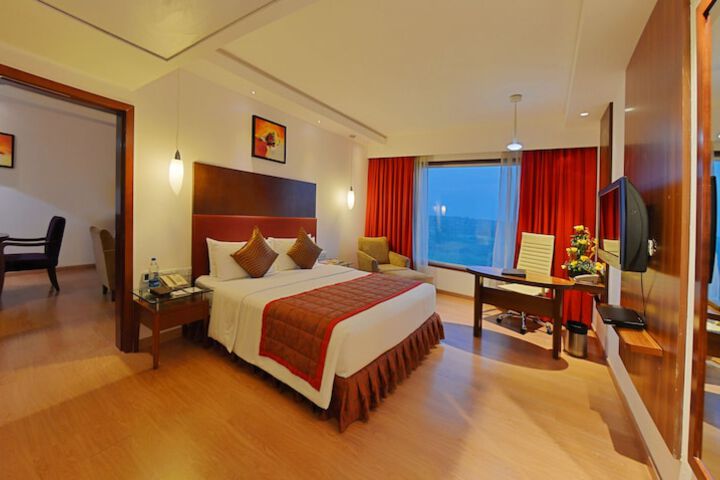 Room 11 of 36