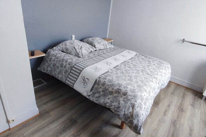 Room 8 of 14