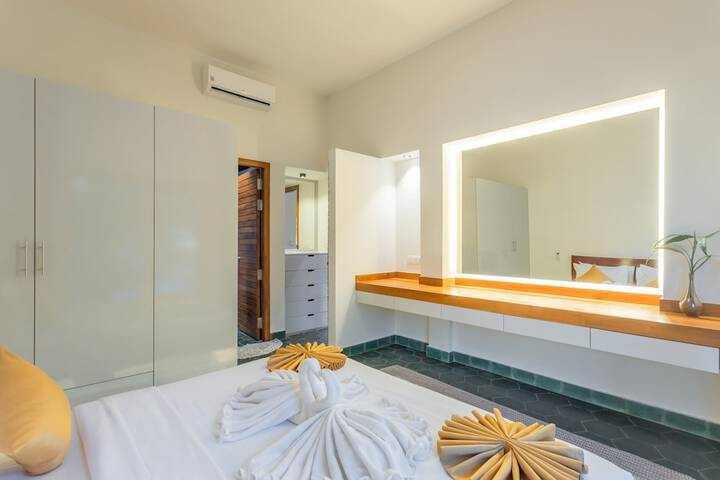 Room 33 of 177