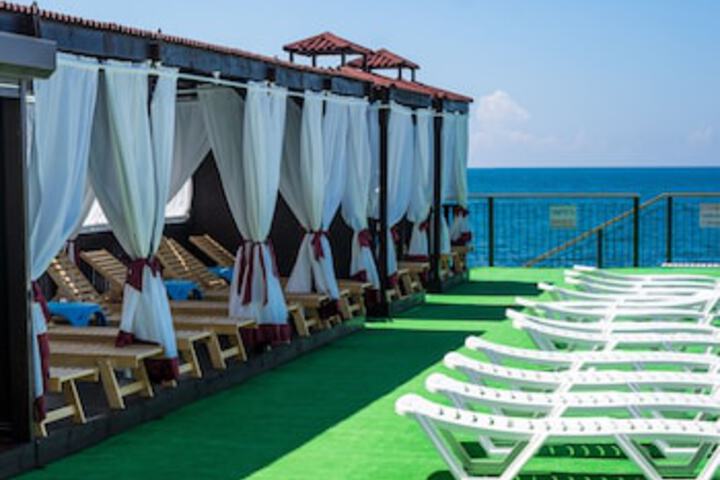 AZIMUT HOTEL PROMETEY NEBUG (TUAPSE)