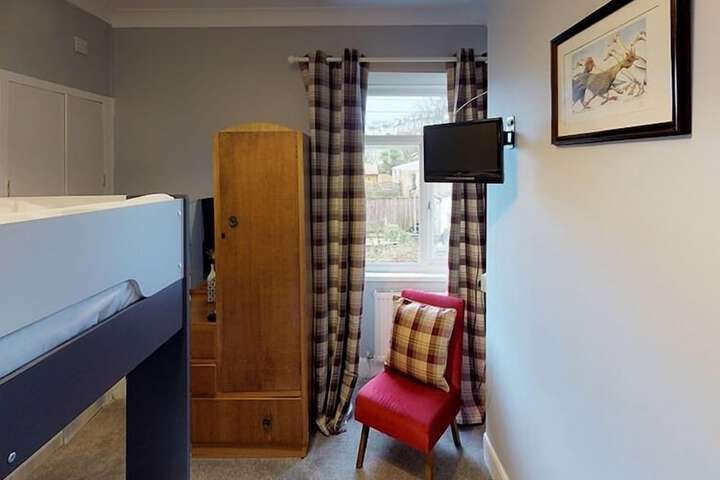 Room 10 of 37