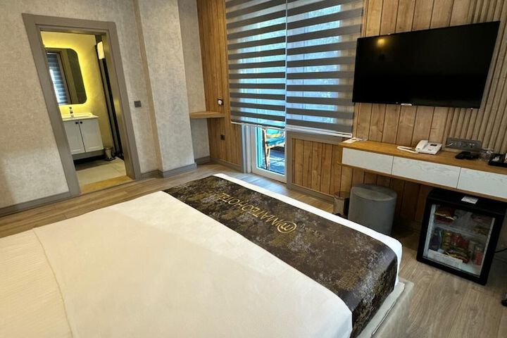 Room 18 of 36